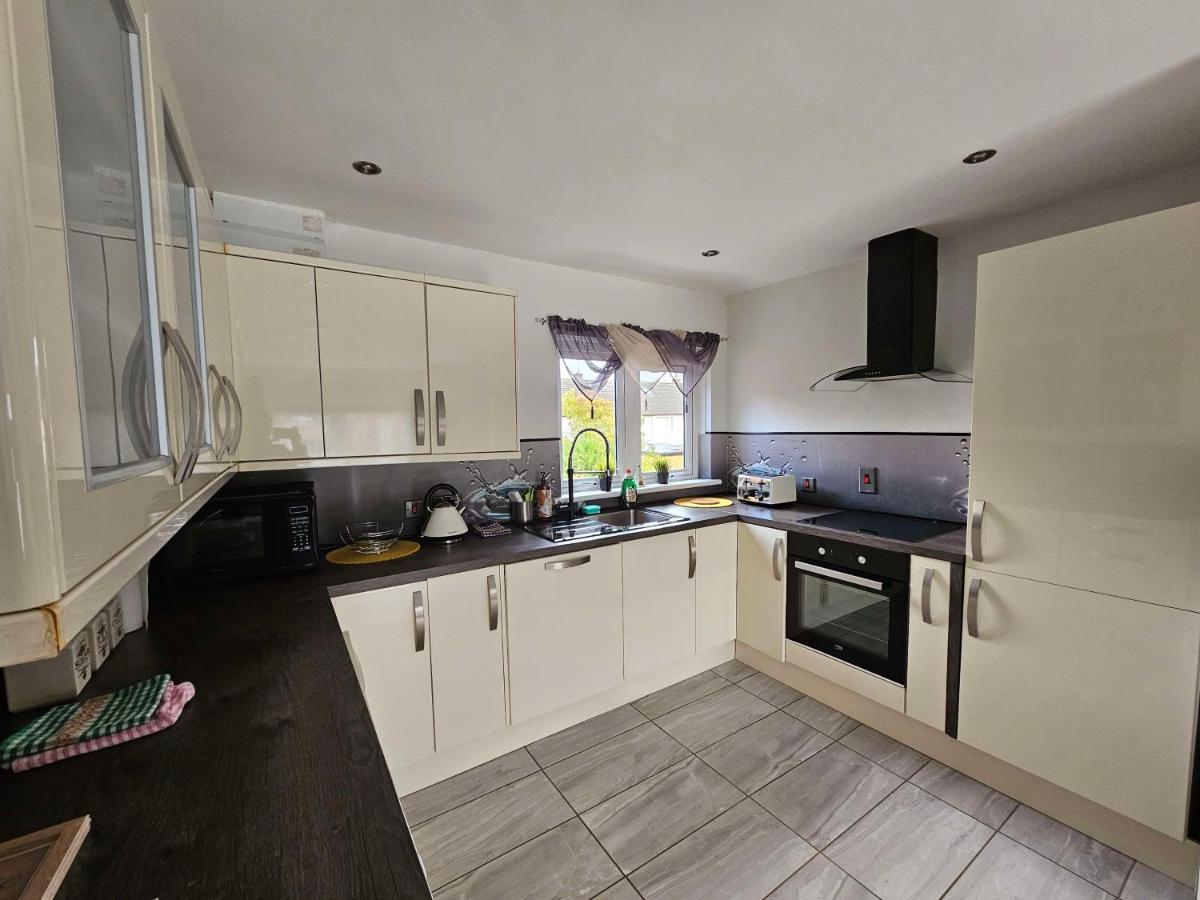 Apartament Modern Urban Haven: Stylish Getaway Lisburn Zewnętrze zdjęcie