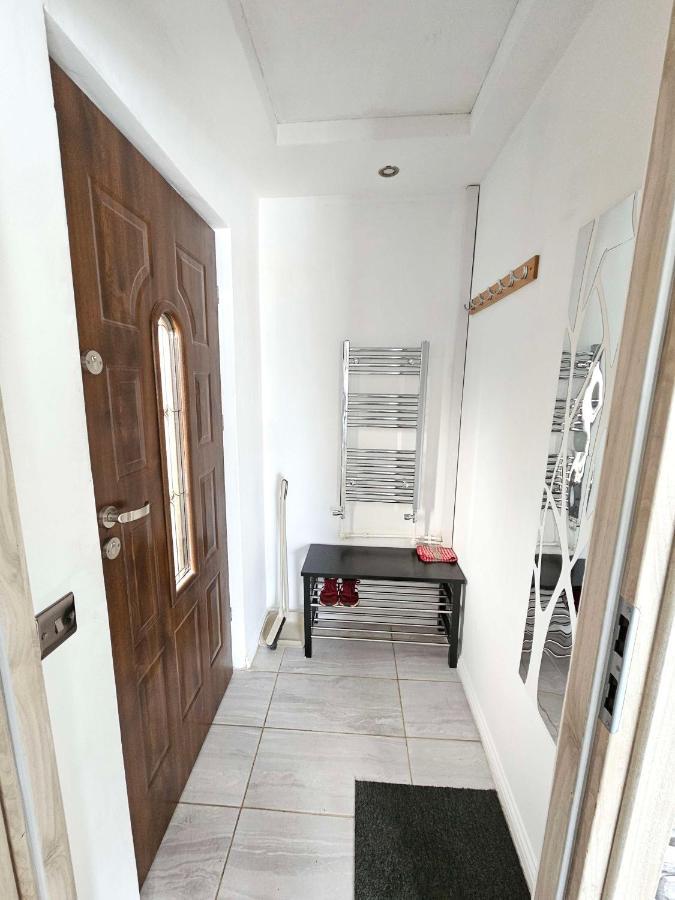 Apartament Modern Urban Haven: Stylish Getaway Lisburn Zewnętrze zdjęcie